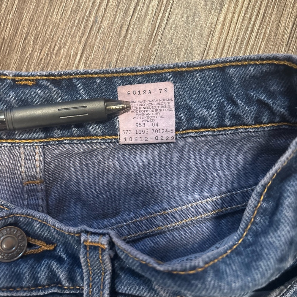 Levi’s Vintage 90s 512 Slim Fit Tapered Leg Size 11 Long Made In USA (26x32) - Picture 8 of 8